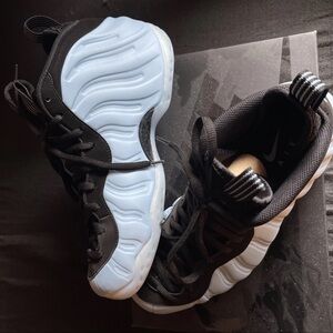 Nike air foamposite one psychic blue / black used like new size 10.5
